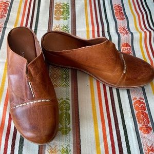 Womens Antelope Collection Leather Mule